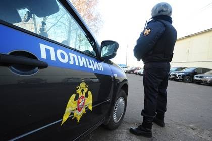Подозрительный россиянин зарезал прибывшего на вызов полицейского - lenta.ru - Россия - Ленинградская обл. - Сургут - Югра