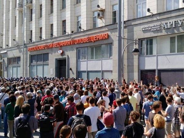 Дмитрий Гудков - Егор Жуков - Леонид Соловьев - Претендента на пост депутата Мосгордумы Егора Жукова увезли в СК - polit.ru - Москва - Москва - Следственный Комитет
