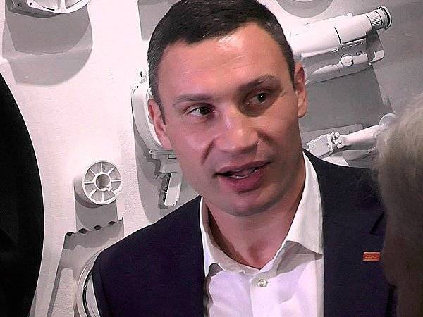 Владимир Зеленский - Виталий Кличко - Кличко обвинил Зеленского в попытке сделать его «английской королевой» - polit.ru - Украина - Киев - Киев - Киев