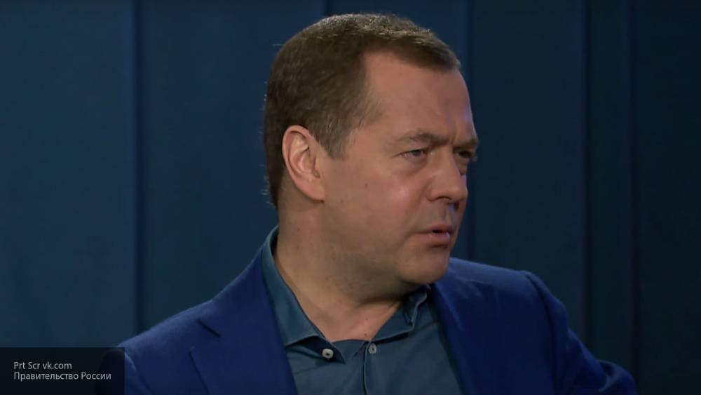 Дмитрий Медведев - Медведев призвал решить «доставшую» проблему недобросовестных подрядчиков - politexpert.net - Россия