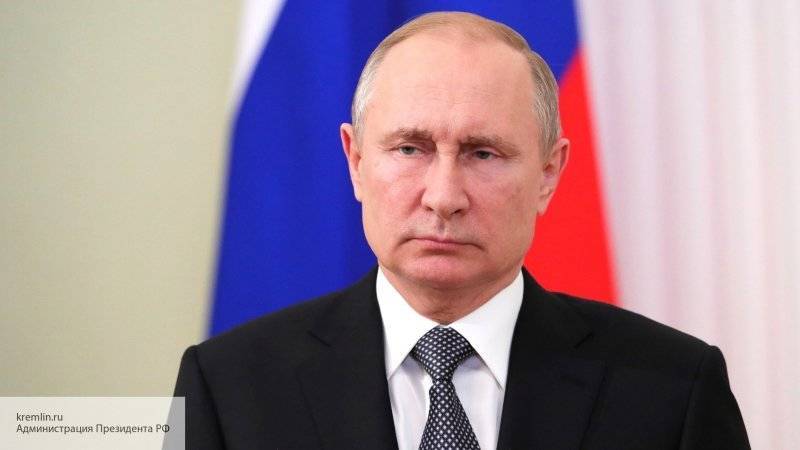 Владимир Путин - Путин назвал десантников самоотверженными защитниками Отечества - politros.com - Россия