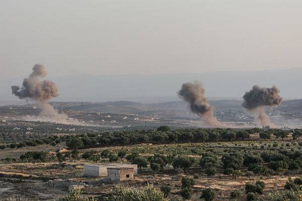 Сирийская авиация разбомбила турецкий конвой в Идлибе - trud.ru - Сирия - Хан-Шейхун - Дамаск - Турция - провинция Идлиб