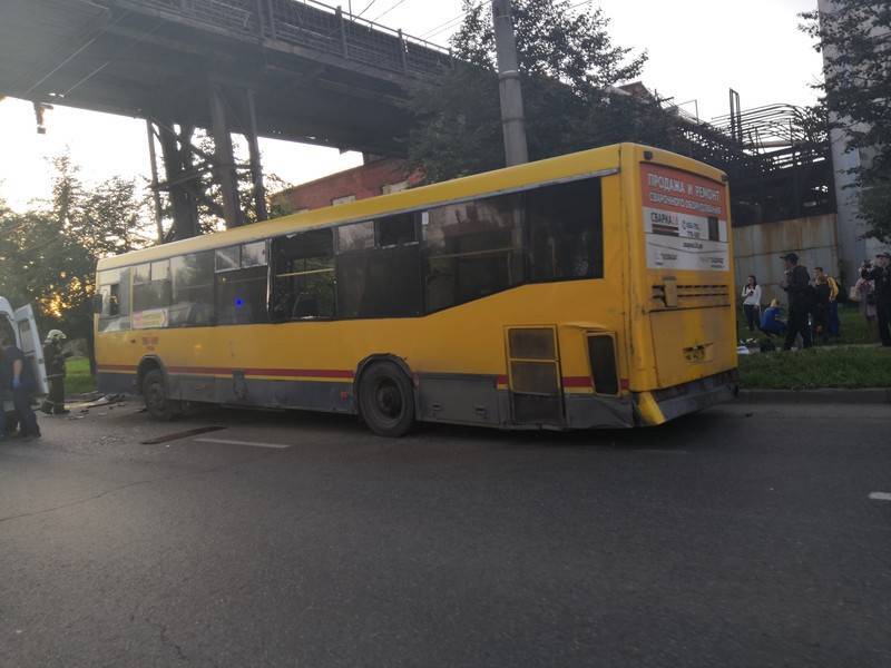 Двадцать человек пострадали в ДТП с автобусом в Ижевске - news.ru - Москва
