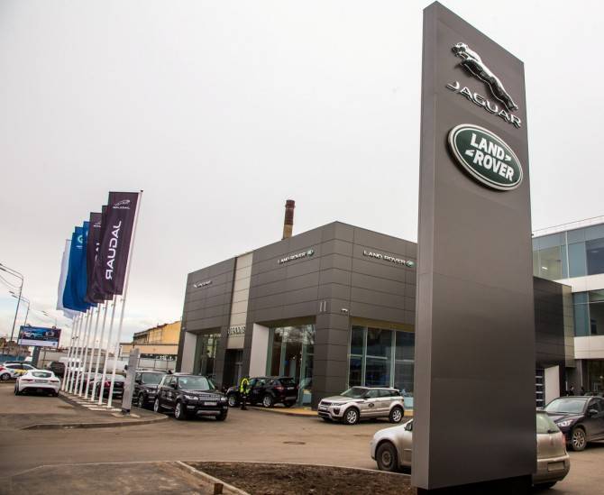 Jaguar Land Rover в июле сохранил продажи в России на прошлогоднем уровне - autostat.ru - Россия