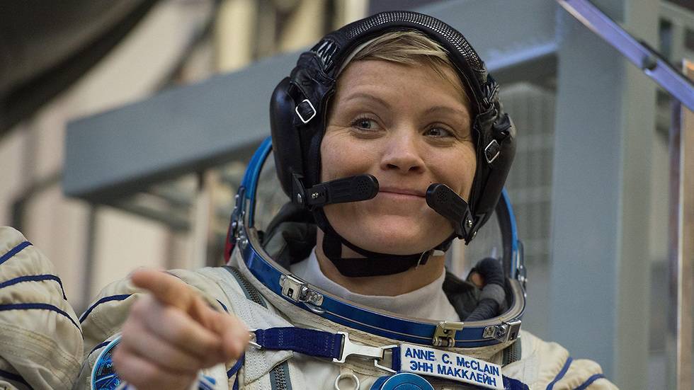 Энн Макклейн - Астронавта NASA Энн Макклейн подозревают в слежке за своей однополой супругой из космоса - vesty.co.il - США