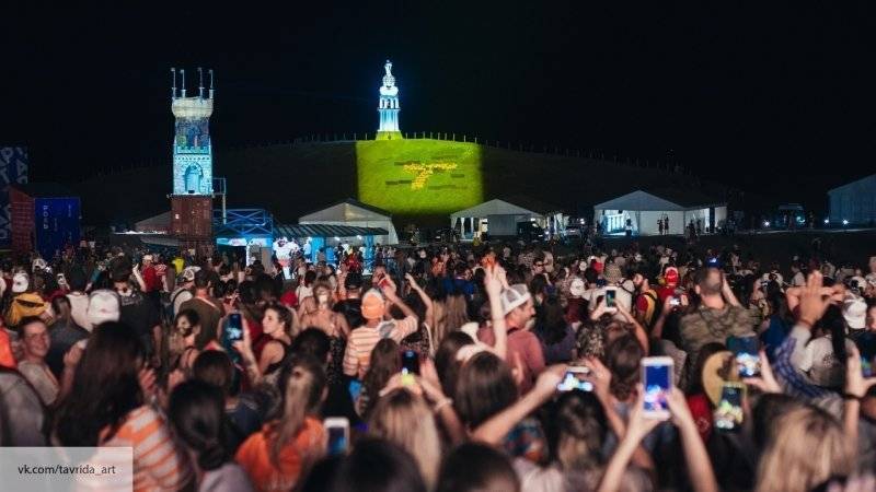 Музыканты фестиваля «Таврида - АРТ» приплыли в Феодосию под алыми парусами - politros.com - Крым - Алые Паруса
