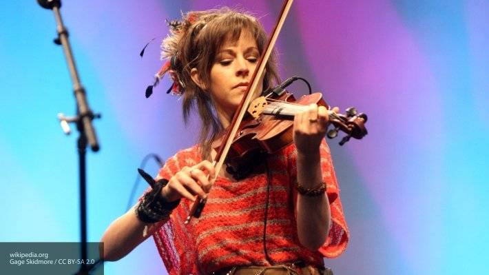 Американская скрипачка Линдси Стирлинг отыграла концерт в виртуальной реальности - newinform.com