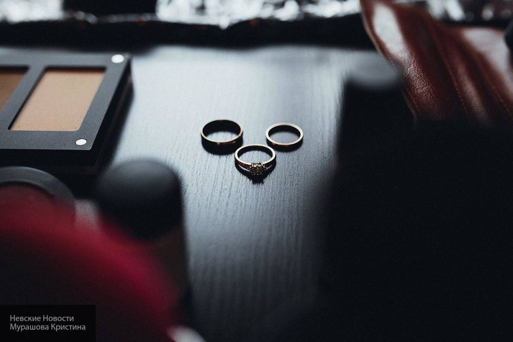 Девушка выставила напоказ «жалкое» помолвочное кольцо, полученное от парня - newinform.com