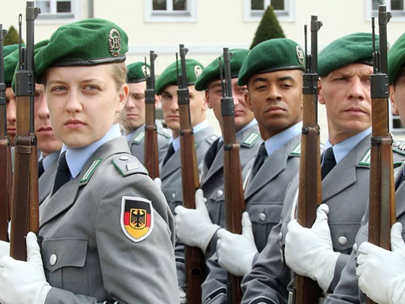 Фабрики оставили армию Германии без обуви - news.ru - Германия