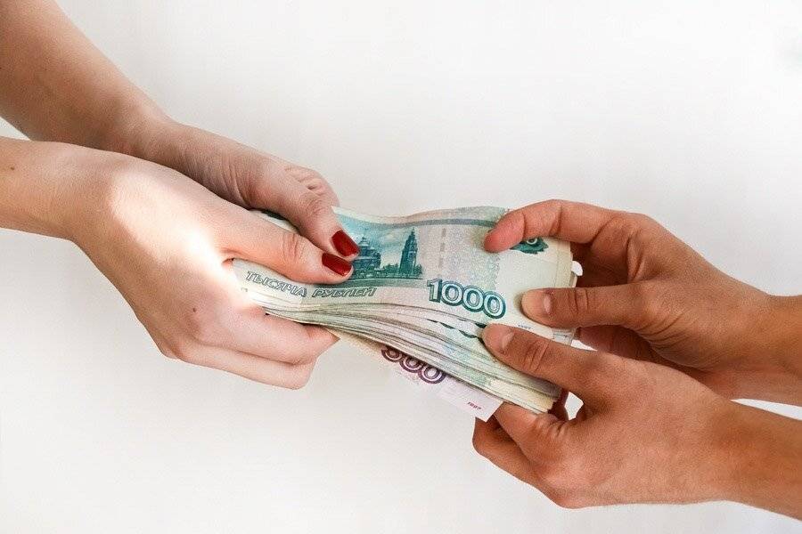 Россияне вынуждены занимать деньги на покупку школьной формы | СМИ 24 НОВОСТИ - smi24.news
