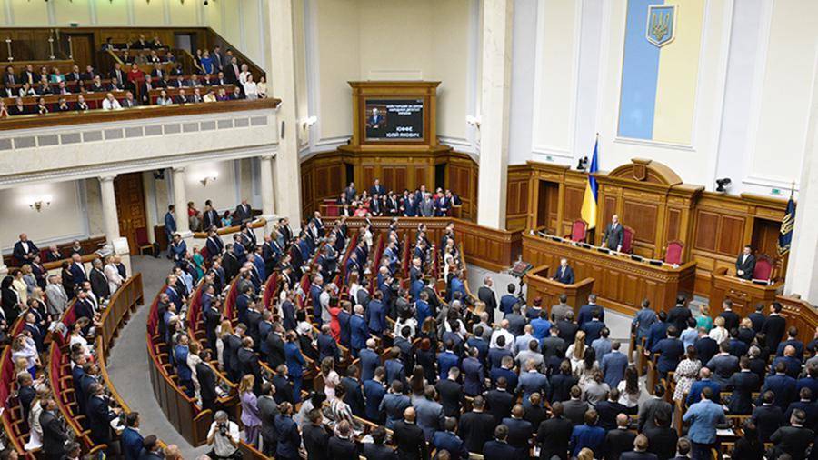 Владимир Зеленский - Виктор Янукович - Владимир Гройсман - Андрей Парубий - Депутаты Верховной рады нового созыва принесли присягу - iz.ru - Украина