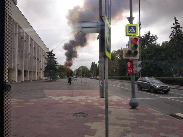 Пожарный пострадал при обрушении в горящем здании на улице Дубининская - vm.ru - район Замоскворечье - Москва