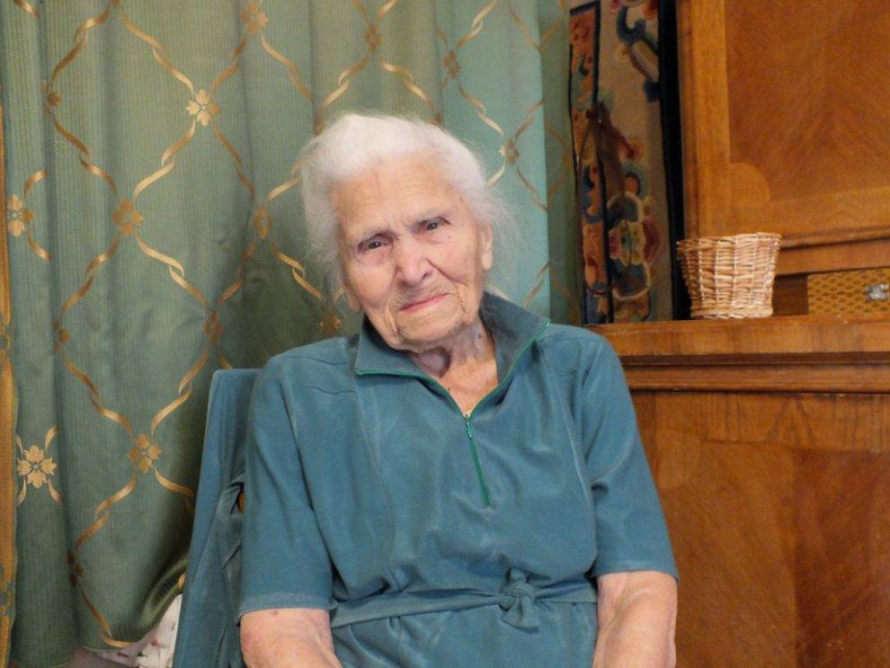 Сергей Коновалов - Сегодня отмечает свой 104-й год рождения глазовчанка Надежда Гальянова - gorodglazov.com