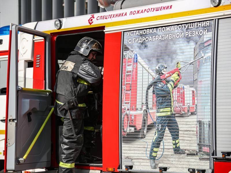 Пожарный пострадал на тушении в центре Москвы - news.ru - Москва