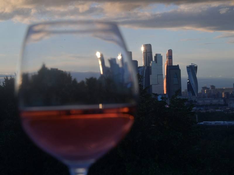 Минимальную цену хорошего вина назвали в Роскачестве - news.ru - Россия