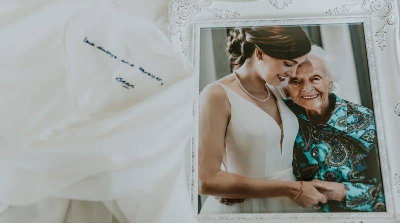 Невеста подарила безнадежно больной бабушке свадебную фотосессию, зная, что той не суждено побывать на ее празднике - usa.one - США - Техас - шт.Флорида