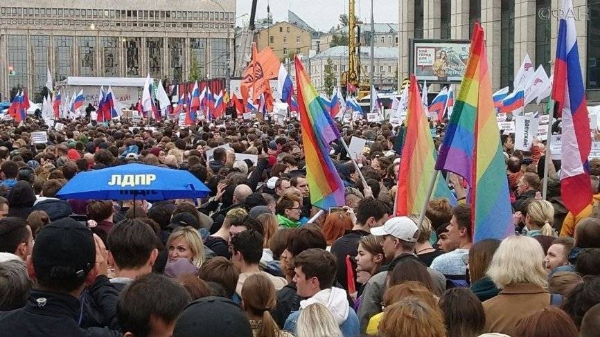 Андрей Кошкин - «Оппозиция» стремится адаптировать «цветные технологии» под реалии России, считает Кошкин - riafan.ru - Москва