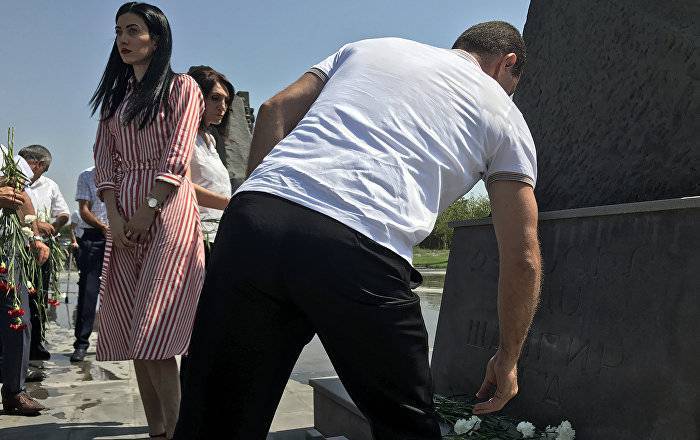 "Нигде езиды не чувствуют себя так, как в Армении" — Бакоян к годовщине резни в Синджаре - ru.armeniasputnik.am - Армения - Iraq