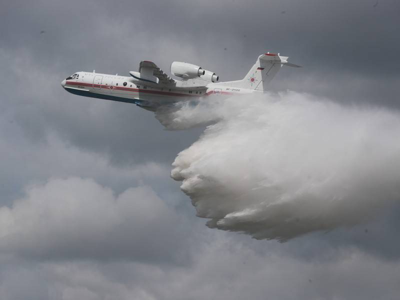Второй борт Бе-200 начал тушить лесные пожары в Якутии - news.ru - респ. Саха - Верхоянск