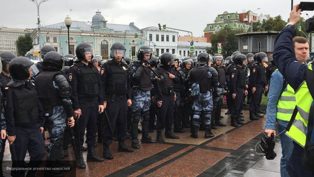 Данилов - Организаторы незаконного митинга испортили выходной москвичам и туристам, считает член ОП - newinform.com
