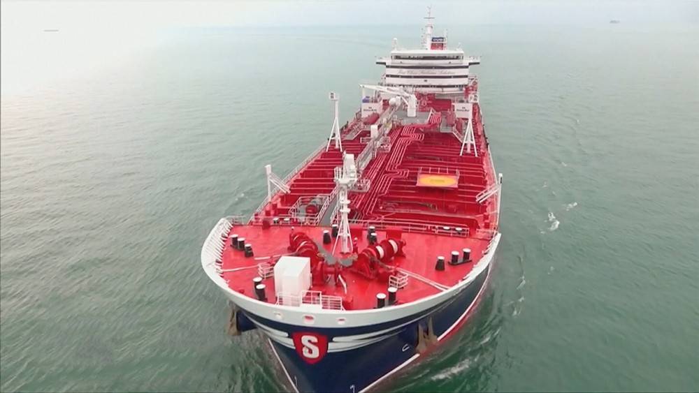 Задержанный в Иране танкер переправлял 700 тысяч литров нефти - tvc.ru - Iran