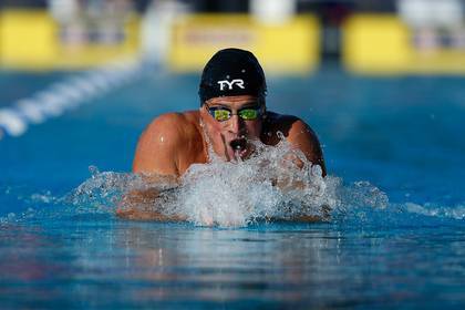Американский пловец отбыл дисквалификацию за допинг и преуспел - lenta.ru - США