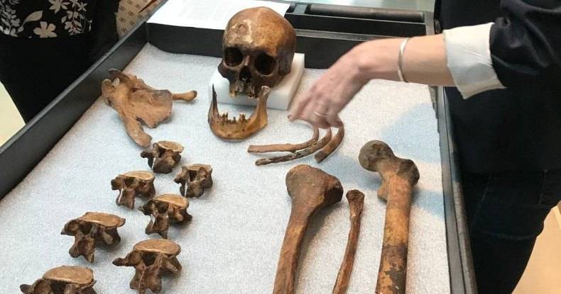Жуткие находки в&nbsp;гробнице настоящего вампира: череп и&nbsp;кости - popmech.ru - Англия