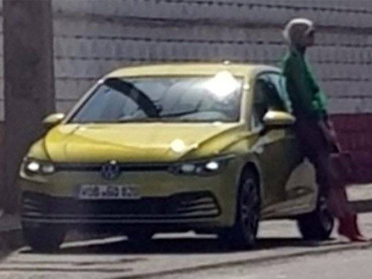 Новый Volkswagen Golf попал в объективы камер без камуфляжа - avtovzglyad.ru