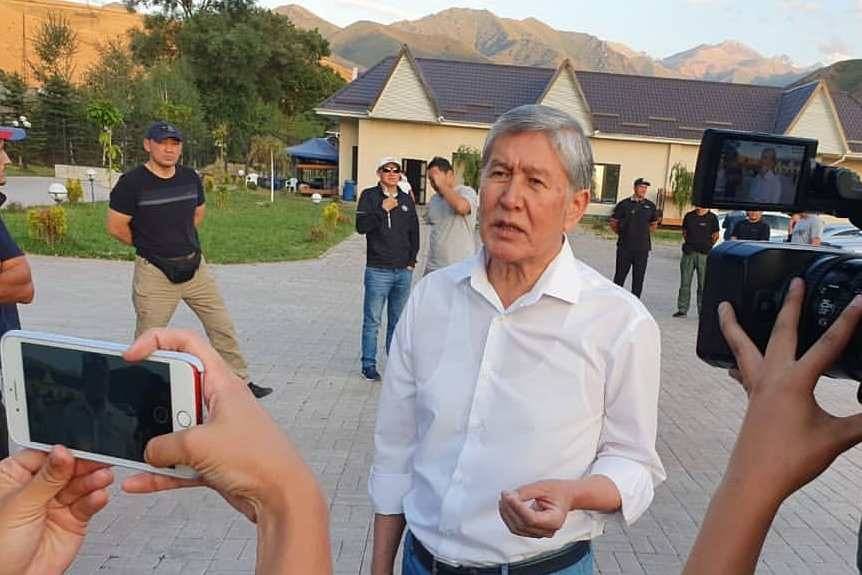 Алмазбек Атамбаев - Сооронбай Жээнбеков - Спецназу не удалось взять штурмом укрытие экс-президента Киргизии - 24smi.org - Киргизия - Бишкек - с. Кой-Таш