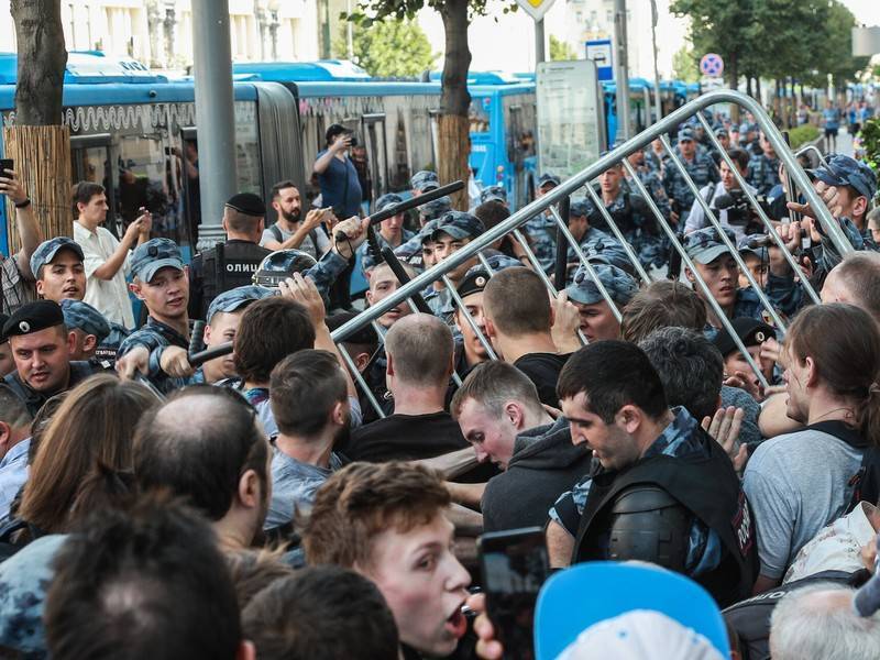 Дело о массовых беспорядках 27 июля передали центральному аппарату СКР - news.ru - Москва - Россия