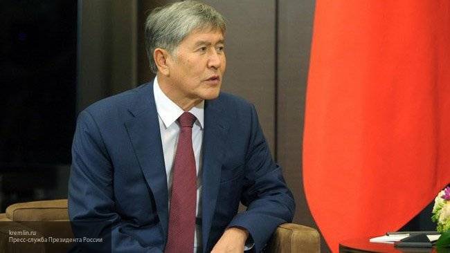 Алмазбек Атамбаев - СМИ сообщили о десяти пострадавших при штурме резиденции Атамбаева в Киргизии - newinform.com - Киргизия