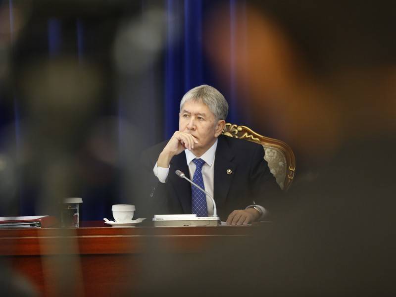 Операция по задержанию экс-президента Атамбаева началась в Киргизии - news.ru - Бишкек