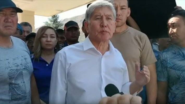 Алмазбек Атамбаев - Спецназ начал новый штурм резиденции Атамбаева в Киргизии - polit.info - Киргизия