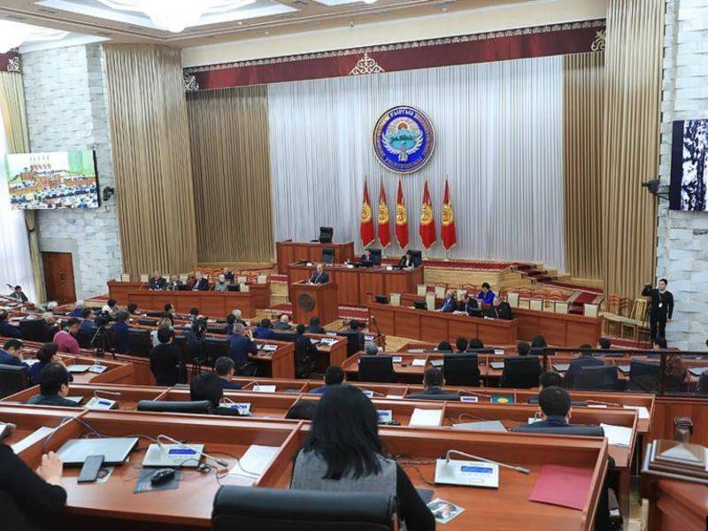 Парламент Киргизии соберётся на внеочередную сессию 8 августа - news.ru - Киргизия