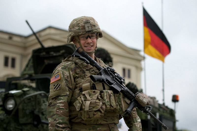 Ричард Гренелл - США пригрозили Берлину передислокацией части своей армии из ФРГ в Польшу - topwar.ru - США - Германия - Польша