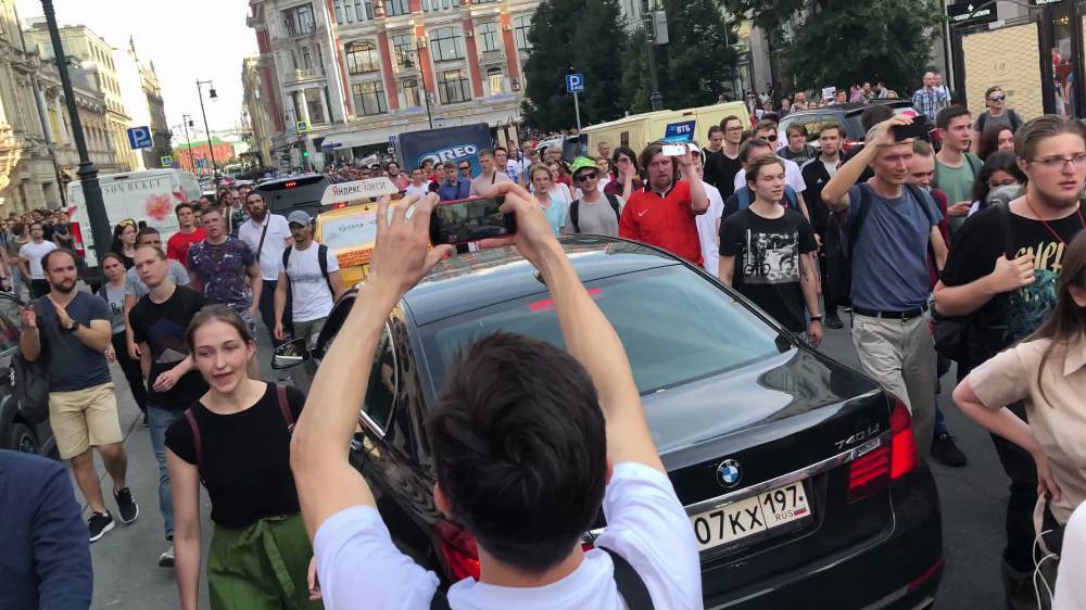 Андрей Кошкин - Организаторы незаконных митингов в Москве вербуют молодежь по заказу из-за рубежа - politexpert.net - Москва - Россия