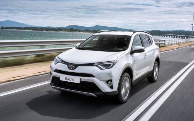 Минимальная цена Toyota RAV4 за два года выросла на 201 тыс. рублей - autostat.ru