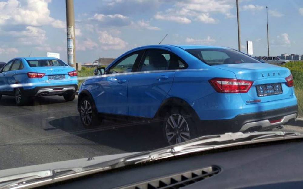 Новая комплектация Lada Vesta Cross: теперь и ярко-голубая. Нравится? - zr.ru - Тольятти