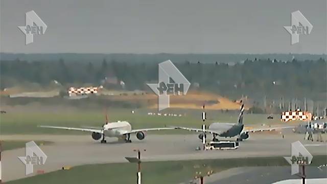 Royal Flight - публикует видео момента столкновения самолетов в "Шереметьево" - ren.tv - Пекин