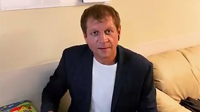 Александр Емельяненко - Михаил Кокляев - Емельяненко ответил силачу, вступившемуся за Кокляева: Смеюсь в лицо! - ren.tv