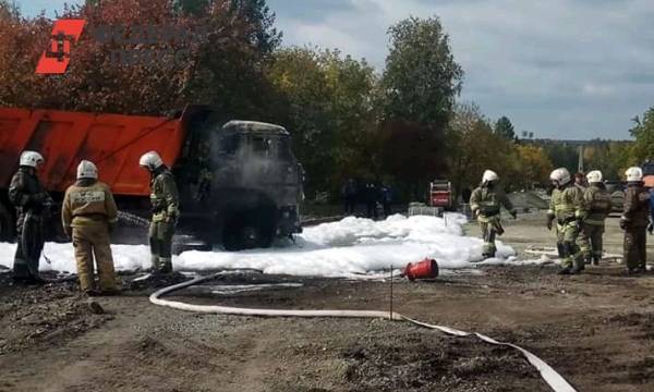 Наталья Крылова - В свердловском городе во время работы загорелся Камаз - fedpress.ru - Свердловская обл. - Асбест