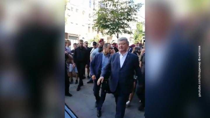 Петр Порошенко - Анжелика Иванова - Порошенко допросили по делу о вмешательстве в работу судей - vesti.ru - Украина