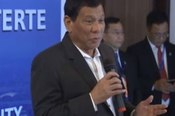Родриго Дутерт - Президент Филиппин разрешил гражданам стрелять в требующих взятки чиновников - mk.ru - Филиппины - Manila