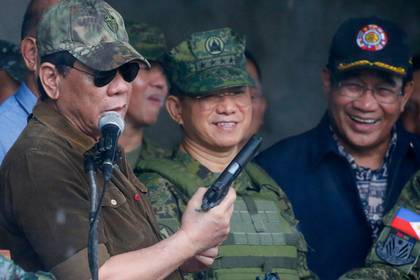 Родриго Дутерт - Президент Филиппин разрешил народу стрелять по коррупционерам - lenta.ru - Филиппины - Manila