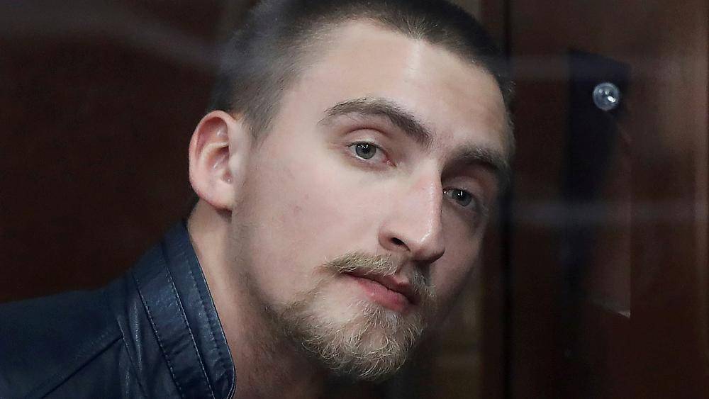 Павел Устинов - Павел Устинов приговорен к 3,5 годам колонии за то, что "вывихнул плечо" росгвардейцу - ru.euronews.com