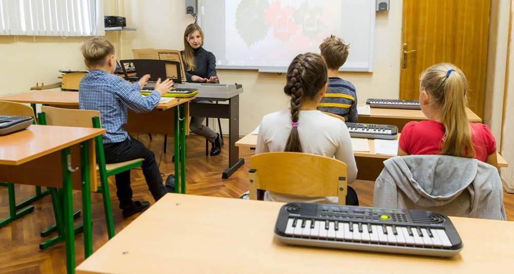 Сергей Комков - Во Всероссийском фонде образования оценили идею проходить в школах песни Queen и Nirvana - m24.ru - Москва