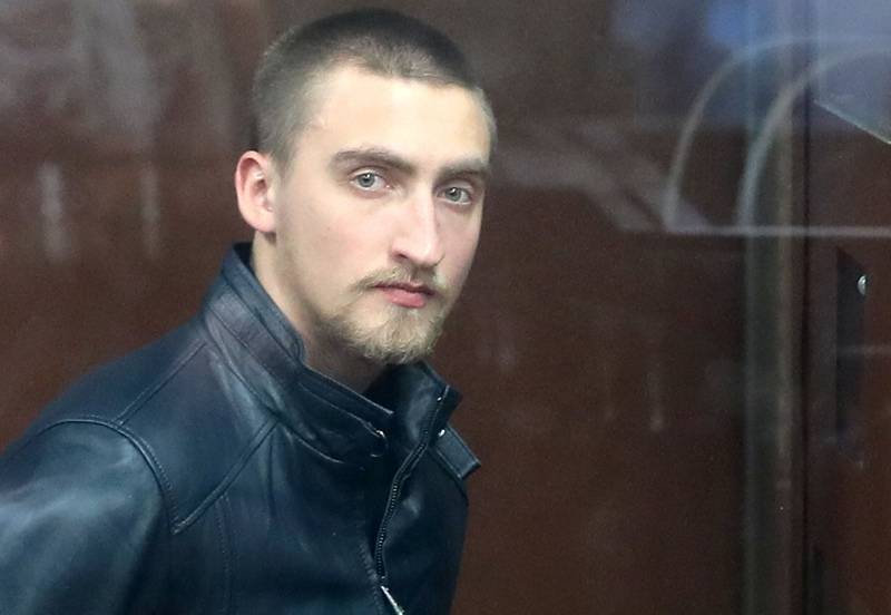 Павел Устинов - Суд приговорил Павла Устинова к 3,5 годам колонии за нападение на омоновца - tvc.ru - Тверь