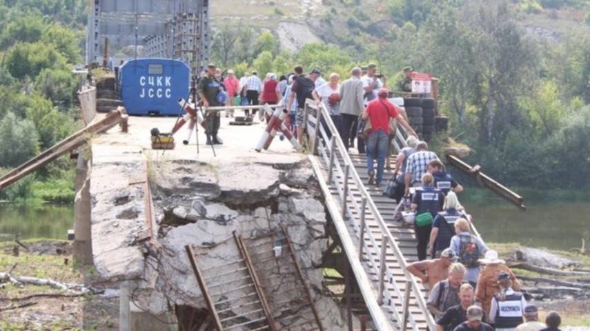 У Зеленского заявили, что мост в Станице Луганской откроют до 27 ноября - abcnews.com.ua - Украина - станица Луганская