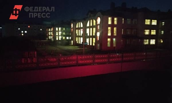 Жители Надыма из-за ремонта труб остались без уличного освещения - fedpress.ru - Надым
