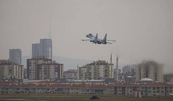 Бекир Пакдемирли - Российские Су-35 и Бе-200 провели демонстрационные полёты над Стамбулом - eadaily.com - Турция